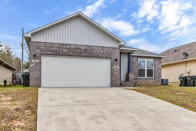 Photo - 970 John Deere Ln