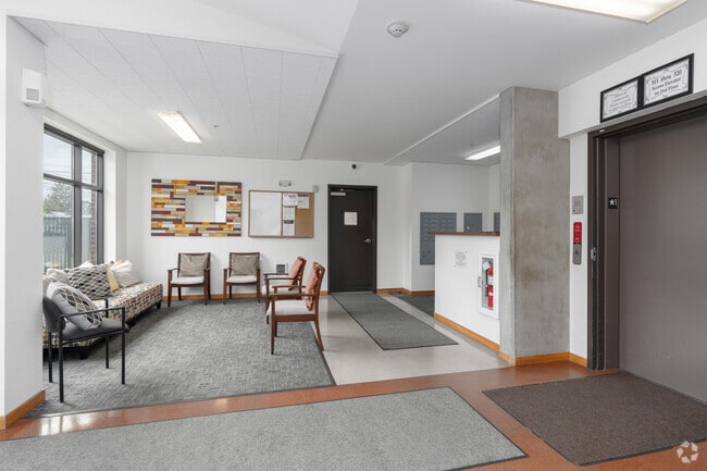 Lobby - Village Quarter