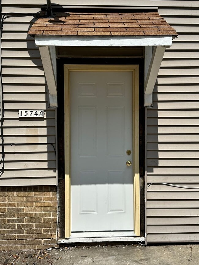1574 S Union St Unit 2 Upper