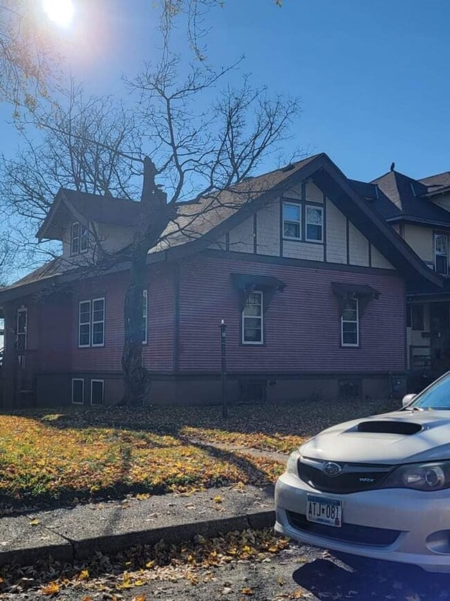 Building Photo - Duluth MN - 6 Bed - 2 Bath - Single Family... Rental