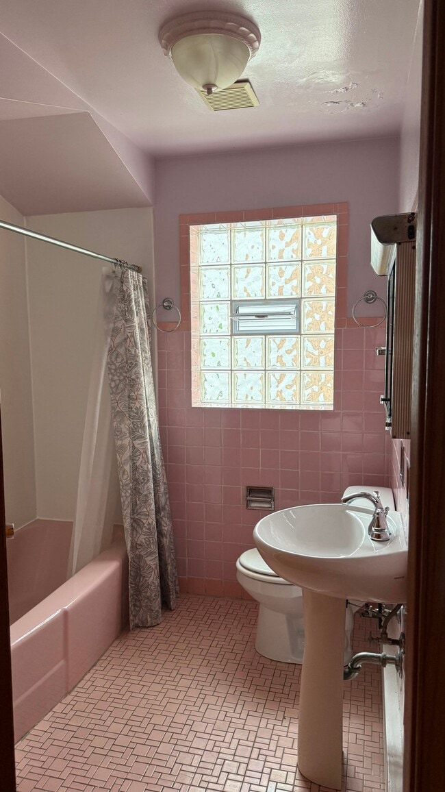 Photo - 2555 N Nordica Ave Unit 1
