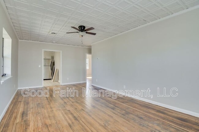 Photo - 2401 Norfolk St