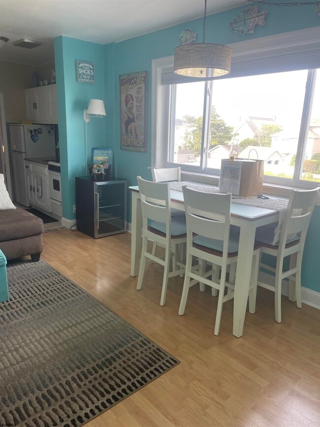 Photo - 6100 Boardwalk Unidad 208