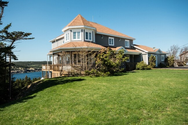 Building Photo - 33 Motion Dr Unit 3