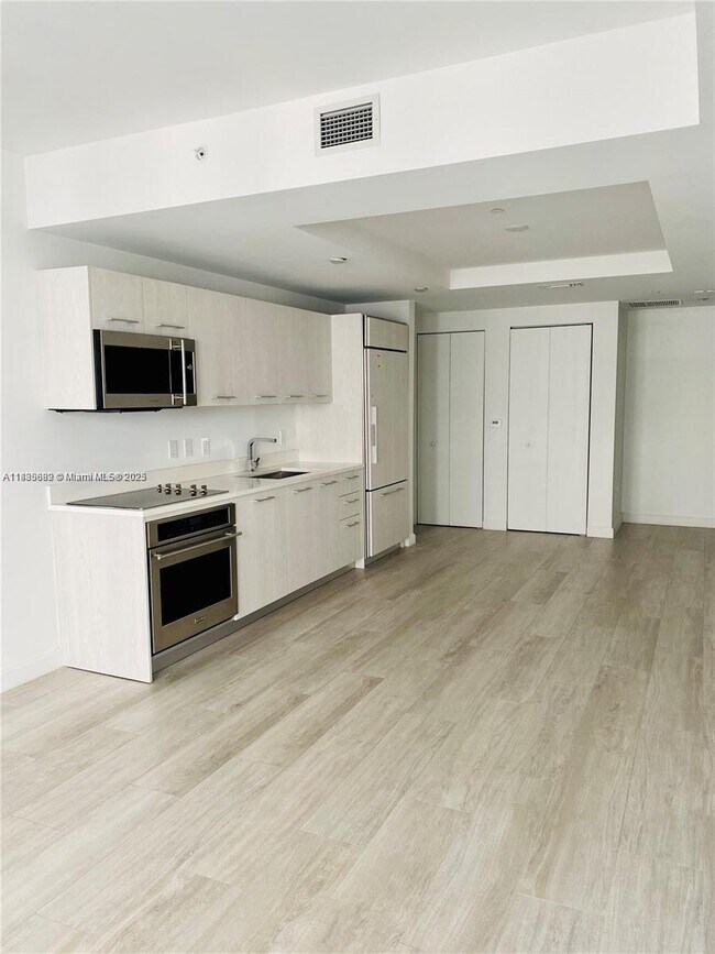 Photo - 55 SW 9th St Unidad 3809