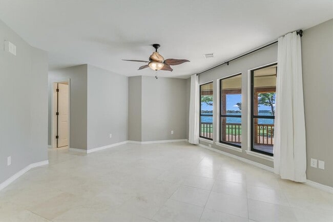 Photo - 106 Agarita Dr