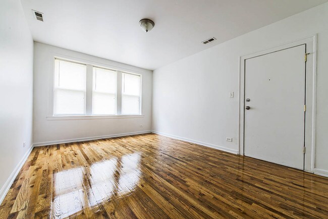 Photo - 1145-49 N LeClaire Ave