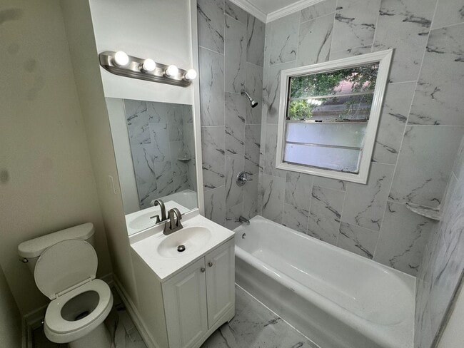 Photo - 3 Bedroom Single Family House 611 DIP in Mobile, AL 36606