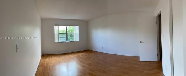 Photo - 8405 NW 8th St Unidad 409