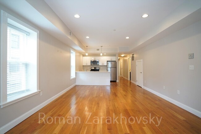 Building Photo - 52 Kent St Unit 2Z