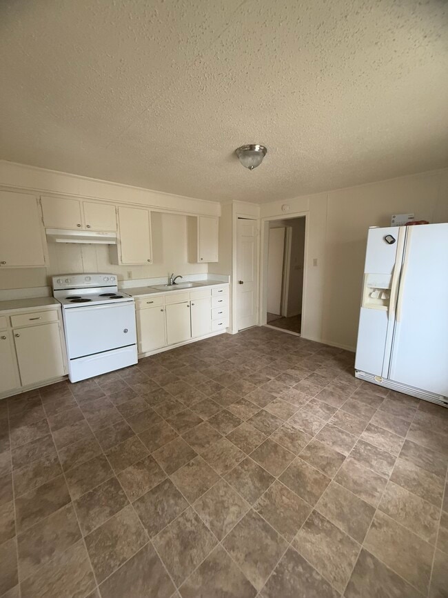 Photo - 3495 Country Club Rd