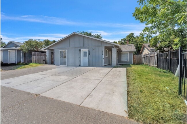 Building Photo - 3944-3944 Renick Way Unit 3936 Renick Way