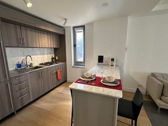 Building Photo - 234 E 46th St Unit 702 Rental