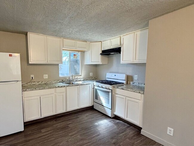 Photo - AVAILABLE NOW - 2 Bedroom/2 Bath in Pleasant Grove