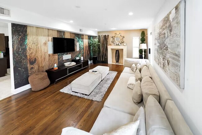 200 NE 16th Ave Unit SI ID1369656P