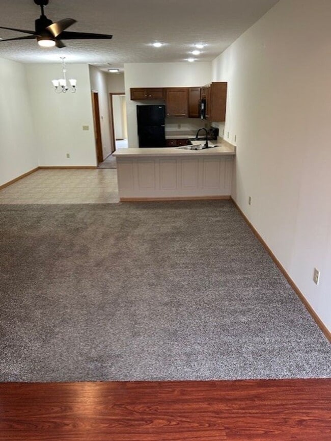 Photo - 1 Bedroom Apartment with Garage! Unit 1531-C Williamsburg Pl