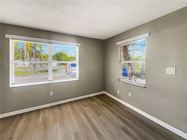 Photo - 13037 First St