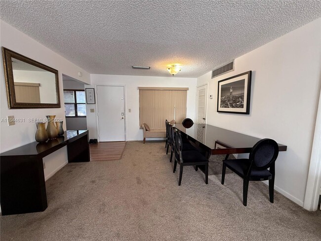 Photo - 2225 Monroe St Unit B6