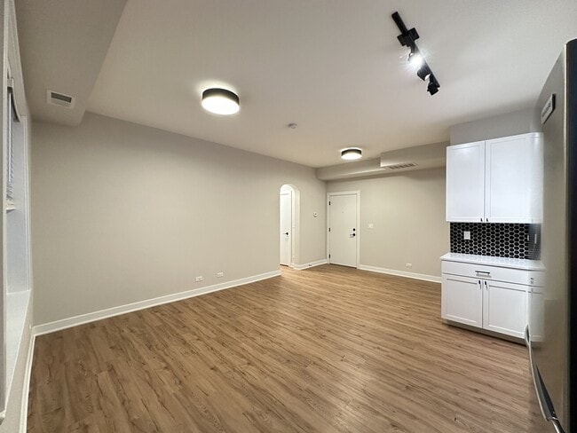 643 W Wrightwood Ave Unit 501