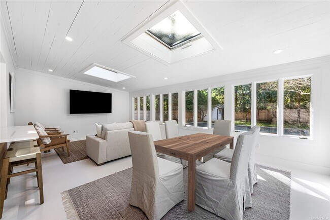 Photo - 94 Pembroke Dr