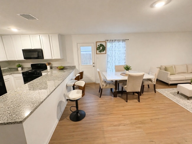 Photo - 1125 Desert Willow Dr
