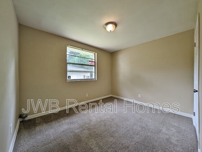 Photo - 4553 Astral St