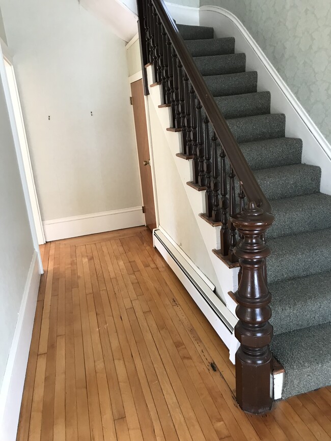 Photo - 8 Meridian St