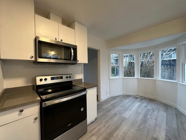 Photo - 1134 N Rainier Ave