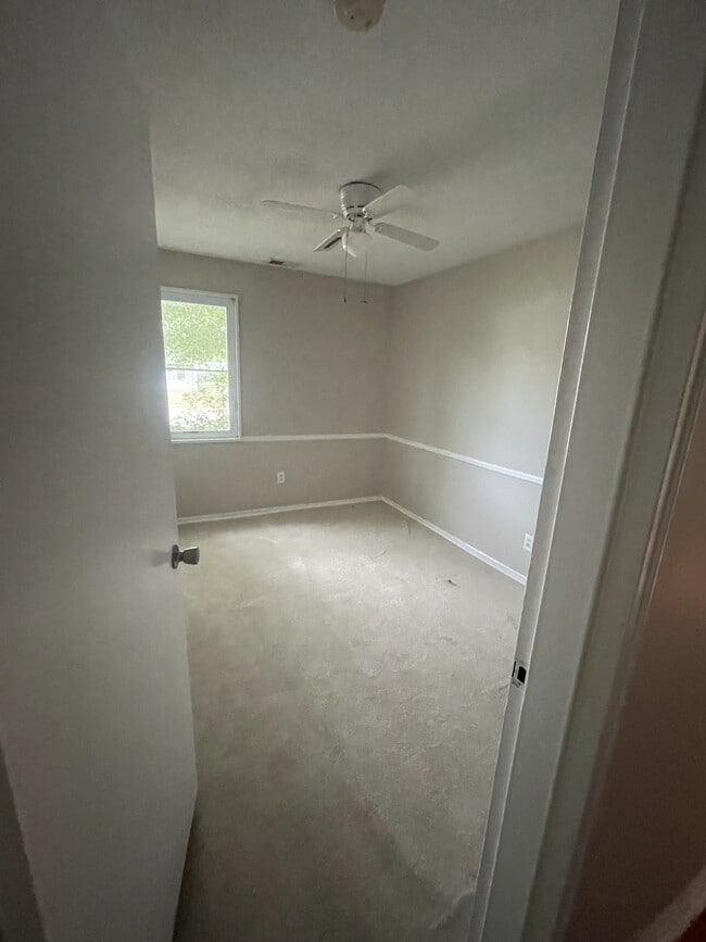 Photo - 1147 Cornish St NE