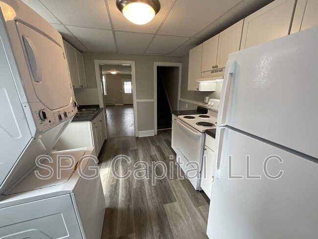 Photo - 215 Fulton St