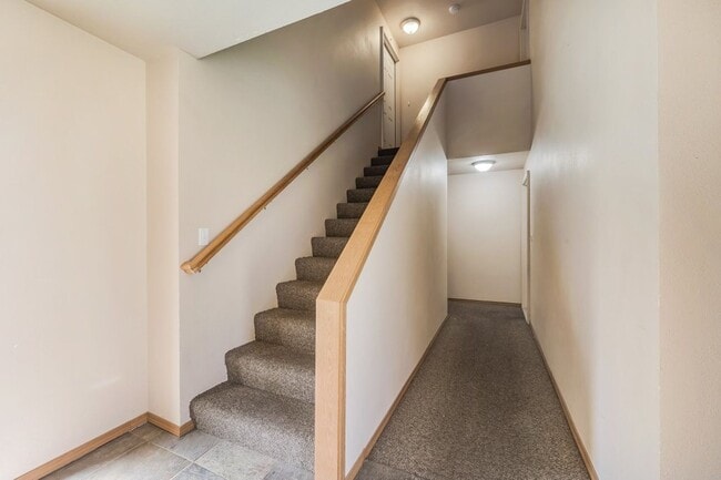 Photo - 2 bed 1 bath apartment (4plex building)