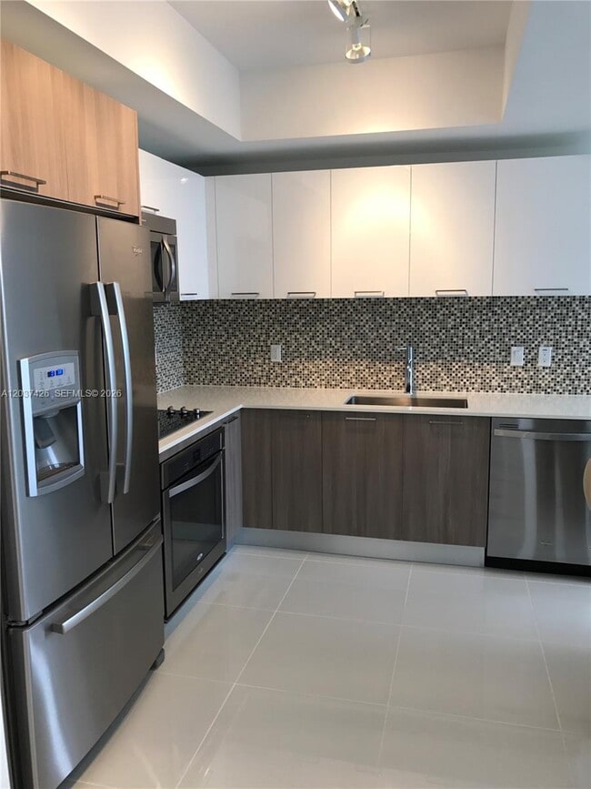 Building Photo - 5300 NW 85th Ave Unit 703