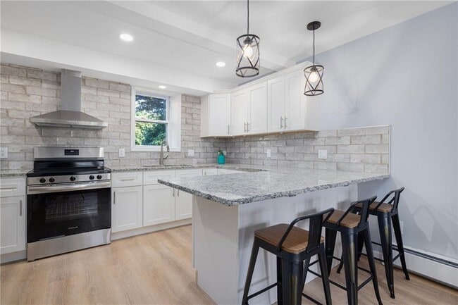 Photo - 152 Tuckerman Ave