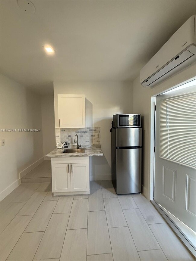 Photo - 15022 SW 30th St Unidad 0