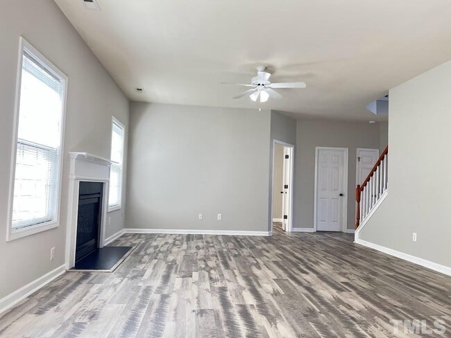 Photo - 5 Bedroom 3 Bath Single Family Fenced Yard for Rent - Apex