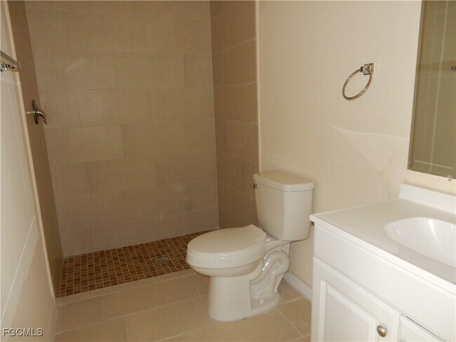 Photo - 530 SE 6th St