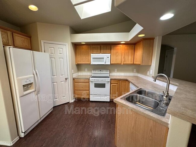 Photo - 16538 Sadie Ave