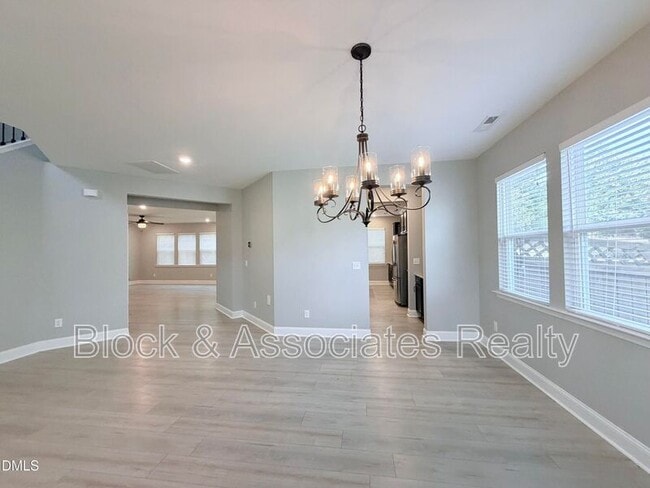 Photo - 504 Eno Dr