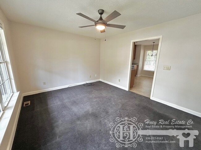 Photo - 211 E Gilbreath St