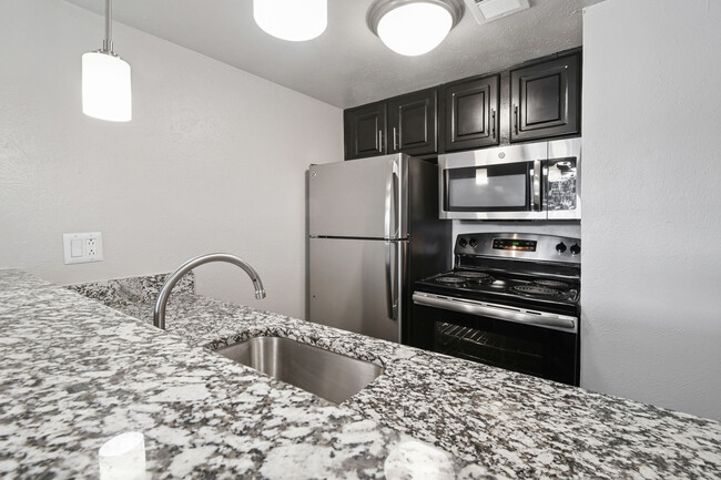 Building Photo - Everton @ Bellmar Rental