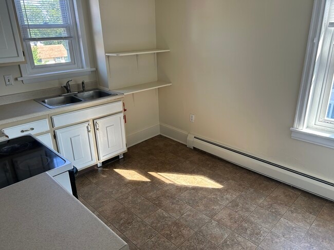 Photo - 329 Walnut St Unit 2nd Fl