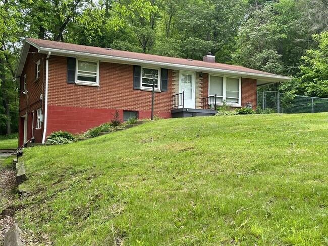 Photo - 3 Bedroom 2 Bath Ranch Home