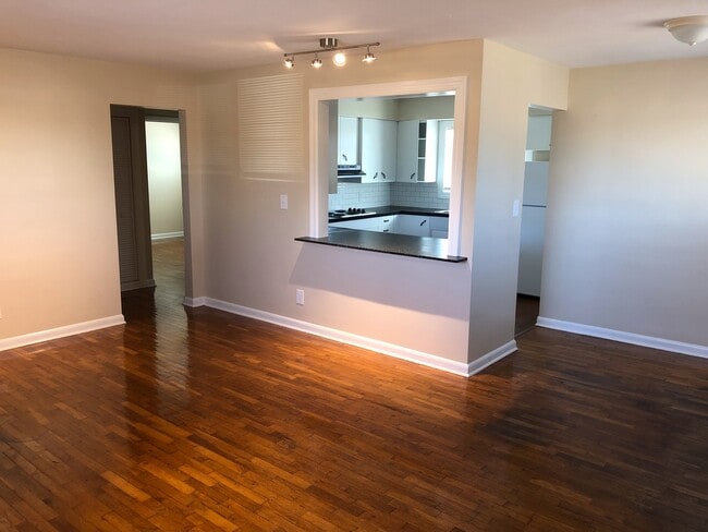Photo - 2718-2720 S. Stewart Unidad 2720