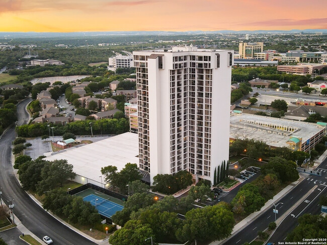 Building Photo - 7701 Wurzbach Rd Unit 301 Rental