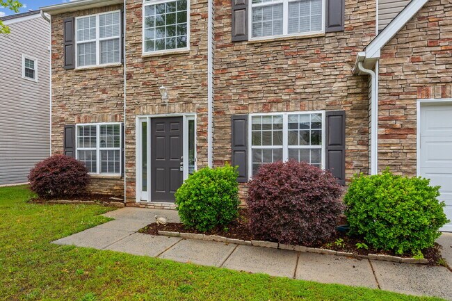 4 bed/2.5 bath in Matthews - 1st Month's Rent only $1000!