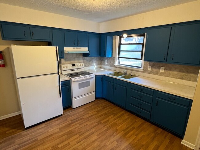 Photo - 137 Raintree Dr