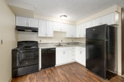 2BR, 1.5BA - 850SF