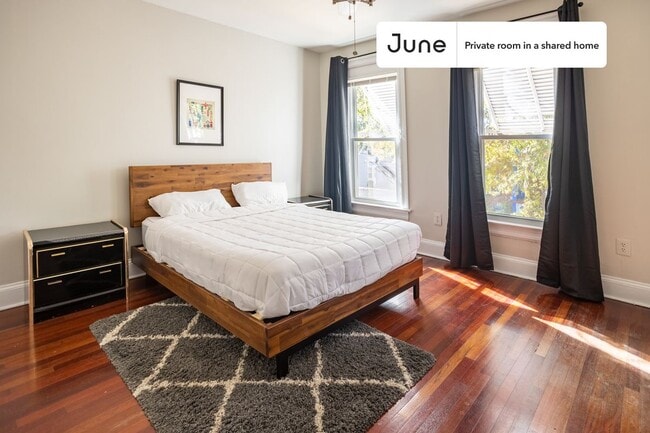 Building Photo - Room in Shared 3 bed/2.5 bath home