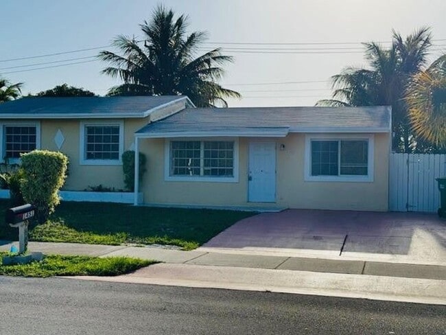 Photo - 1451 SW 46th Ave