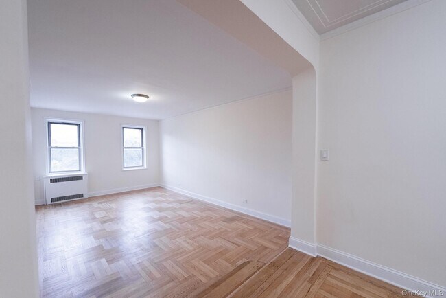 2190 Boston Rd Unit 5M